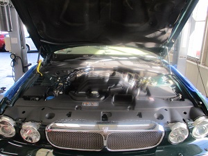 ジャガーxj8 X350 フロントエアサスペンションassy左右交換 作業事例 輸入車修理専門店 S Tech Carservice エステックカーサービス ベンツ Bmw ジャガー ポルシェなどの外車修理 鈑金塗装