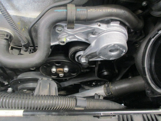 ポルシェ カイエン 958 V6 ファンベルトまわり交換 作業事例 | 輸入車