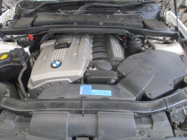 BMW E90 325i ABA-VB25 車検整備付帯 ファンベルト・アイドラプーリー・ベルトテンショナー交換 作業事例 | 輸入車修理専門店  S-TECH carservice (エステックカーサービス) ベンツ・BMW・ジャガー・ポルシェなどの外車修理・鈑金塗装