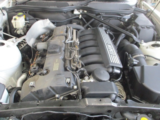 BMW E86 Z4 ABA-DU30 エンジンオイル漏れ修理 タペットカバー
