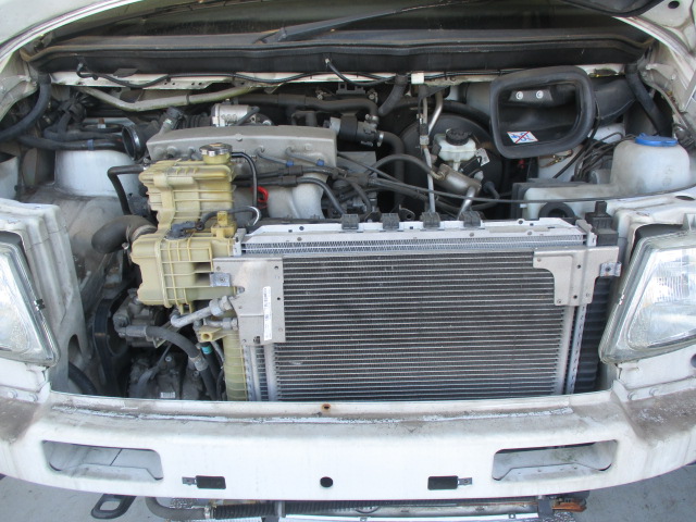 メルセデスベンツ W638 V230 クーラント漏れ修理 作業事例 | 輸入車