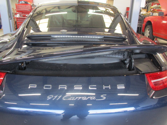 ポルシェ 911 991 リアスポイラー修理 作業事例 | 輸入車修理専門店 S 