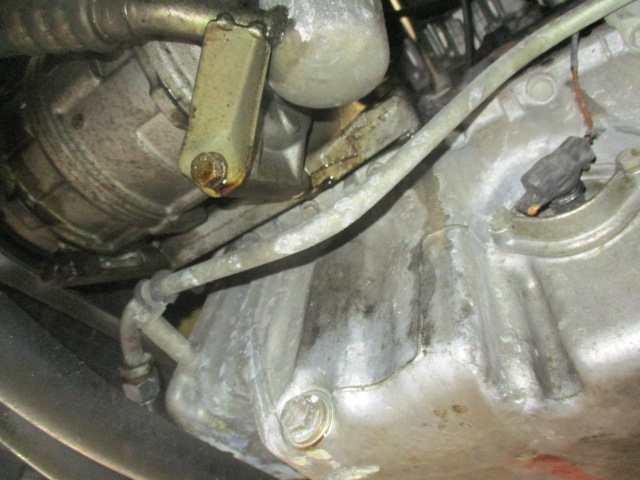 メルセデスベンツ Eクラス W124 E320 クーラント漏れ修理 作業事例 | 輸入車修理専門店 S-TECH carservice  (エステックカーサービス) ベンツ・BMW・ジャガー・ポルシェなどの外車修理・鈑金塗装
