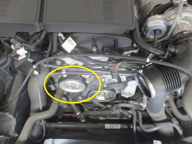 BMW F20 116i DBA-1A16 車検整備付帯 ウォーターポンププーリー交換