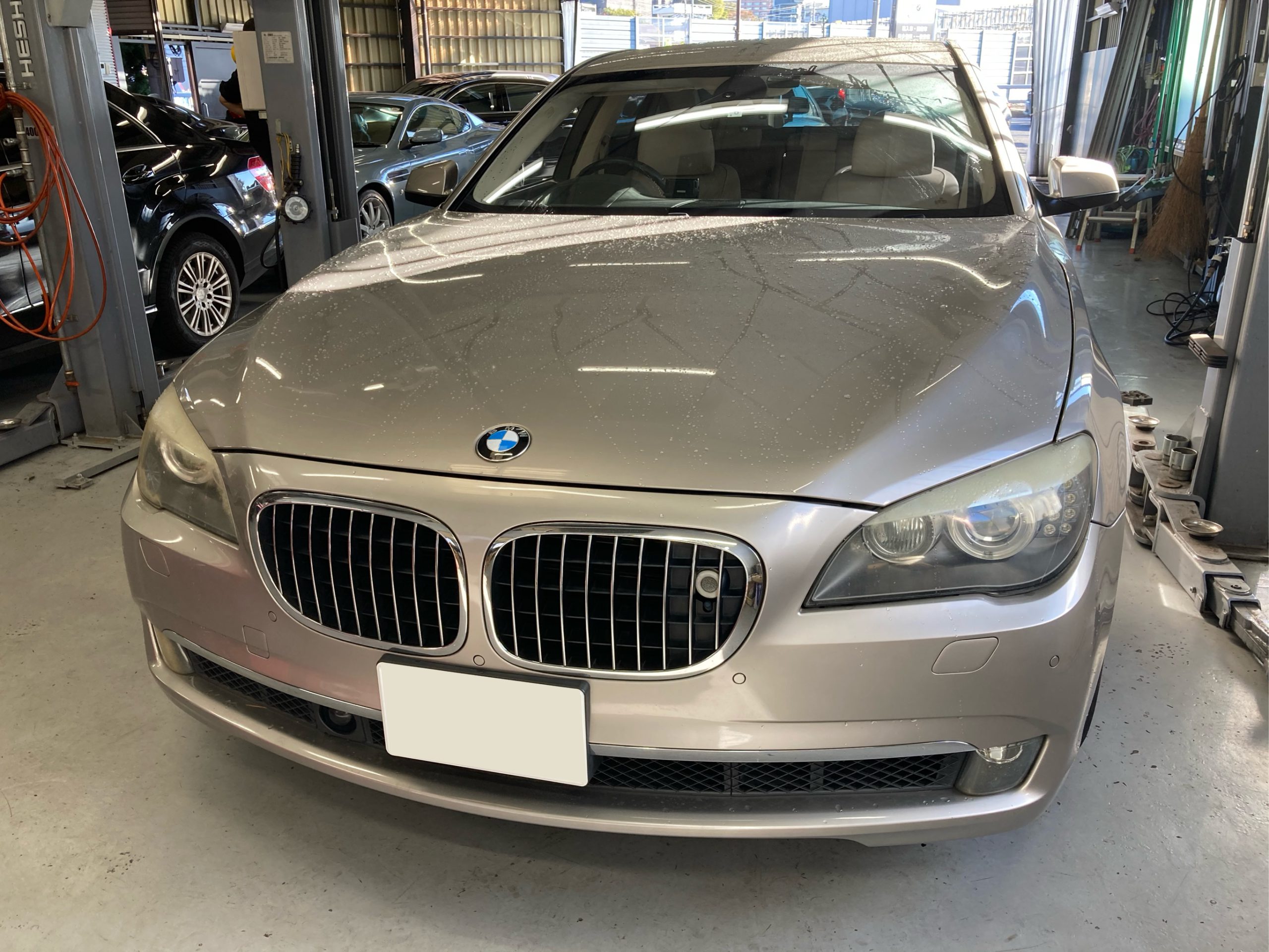 BMW F01 740i ABA-KA30 ATF漏れ修理 作業事例 | 輸入車修理専門店 S-TECH carservice  (エステックカーサービス) ベンツ・BMW・ジャガー・ポルシェなどの外車修理・鈑金塗装