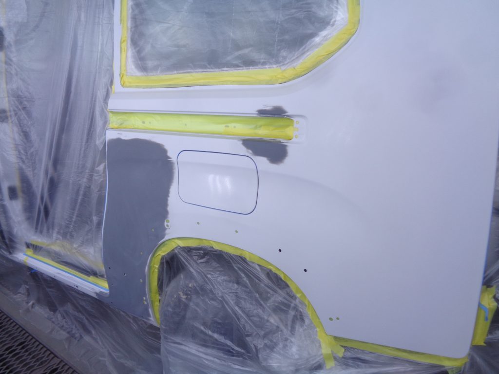 プジョー、リフター、リアドア、クォーターパネル、ロッカーパネル、キズ、凹み、修理、塗装、