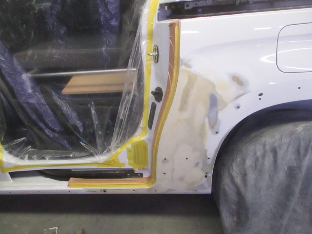 プジョー、リフター、リアドア、クォーターパネル、ロッカーパネル、キズ、凹み、修理、塗装、