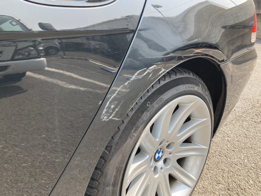 BMW、E65、7シリーズ、リアドア、クォーターパネル、キズ、凹み、修理、塗装、