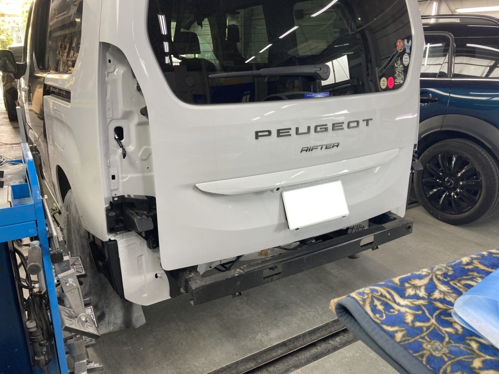 プジョー、リフター、リアドア、クォーターパネル、ロッカーパネル、キズ、凹み、修理、塗装、