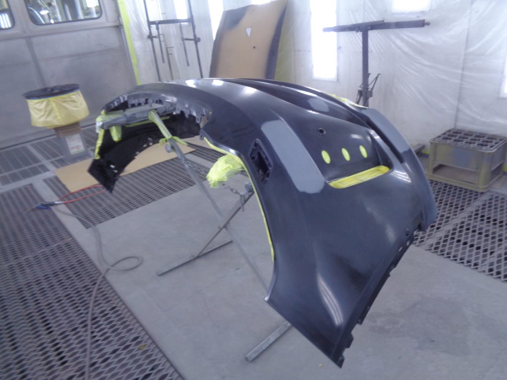 ランドローバー、ディスカバリー5、フロントバンパー、キズ、修理、塗装、