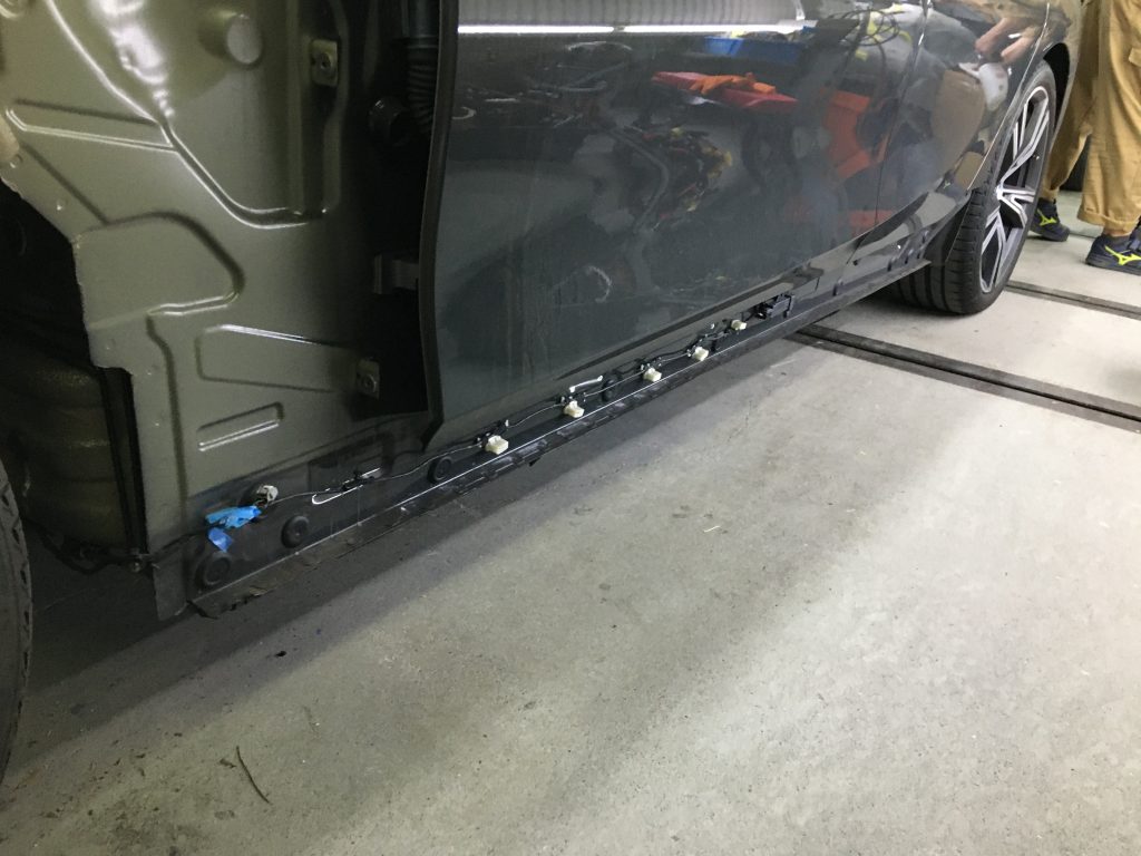 BMW、3シリーズ、G20、フロントバンパー、フロントフェンダー、Mスポーツエアロ、キズ、変形、交換、塗装、取付、