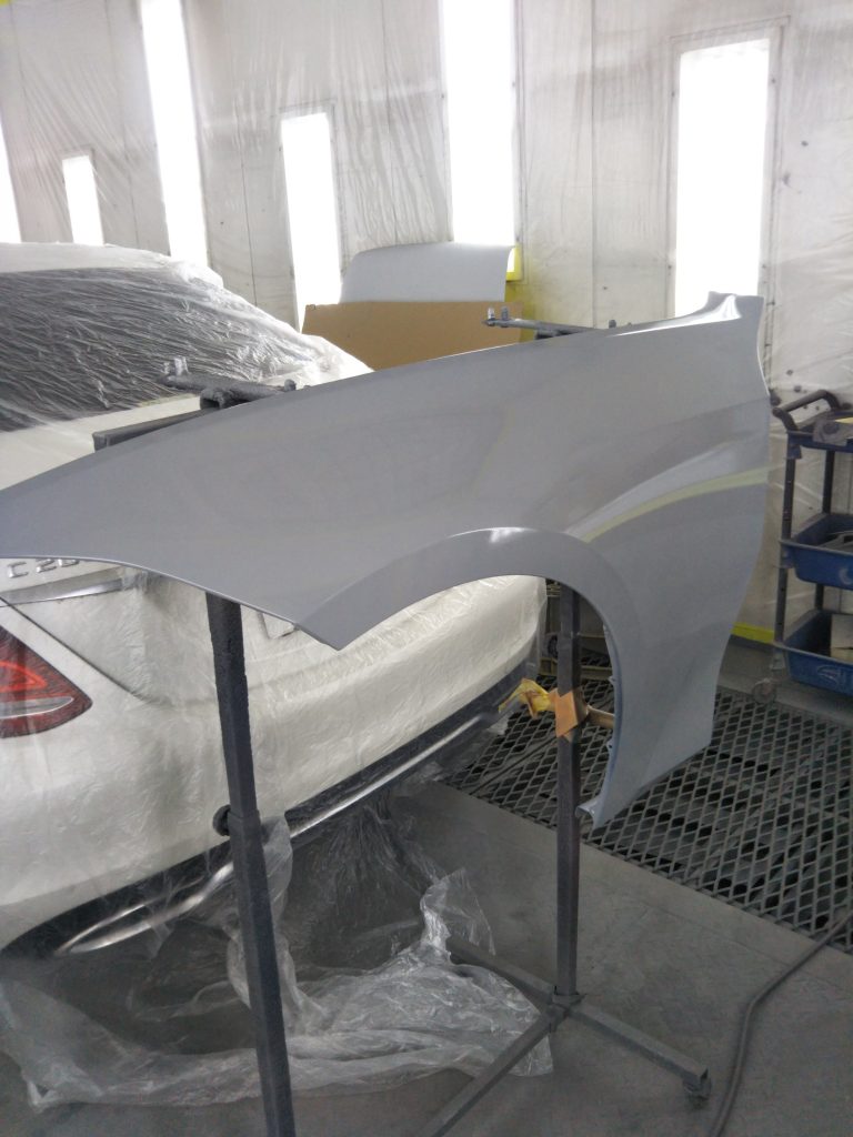 BMW、3シリーズ、G20、フロントバンパー、フロントフェンダー、Mスポーツエアロ、キズ、変形、交換、塗装、取付、