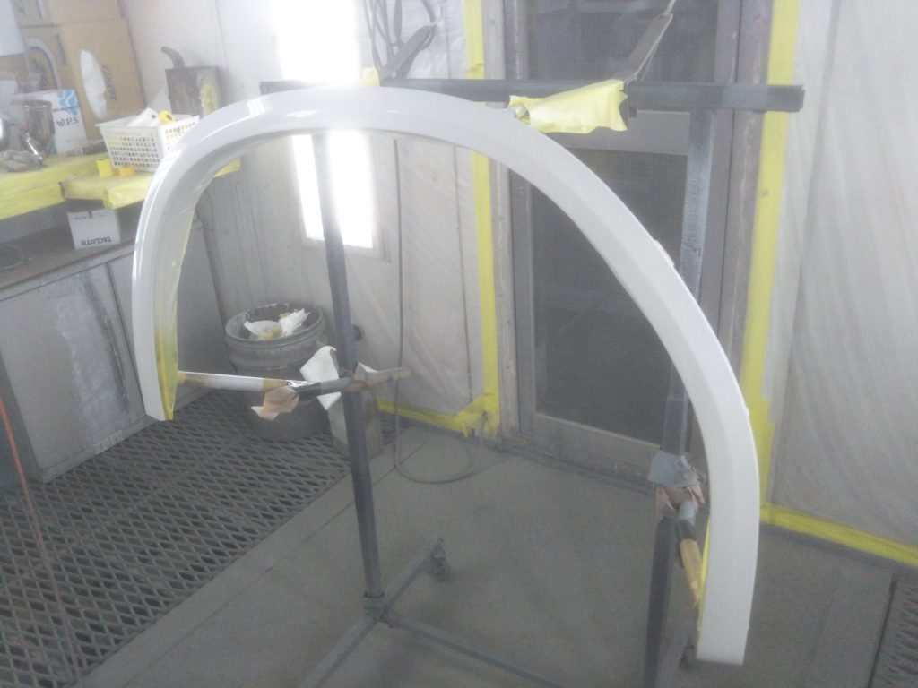 BMW、X3、リアドア、クォーターパネル、アーチモール、キズ、凹み、修理、塗装