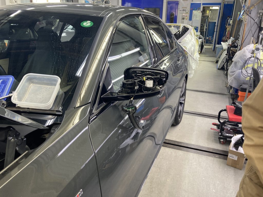 BMW、3シリーズ、G20、フロントバンパー、フロントフェンダー、Mスポーツエアロ、キズ、変形、交換、塗装、取付、