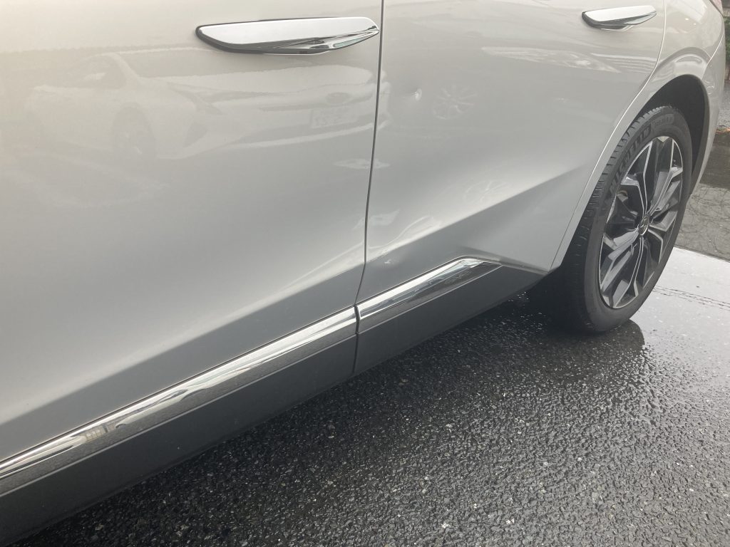 シトロエン、DS4、フロントドア、リアドア、キズ、凹み、修理、塗装、