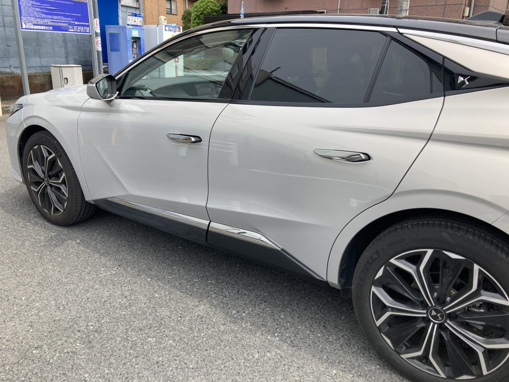 シトロエン、DS4、フロントドア、リアドア、キズ、凹み、修理、塗装、