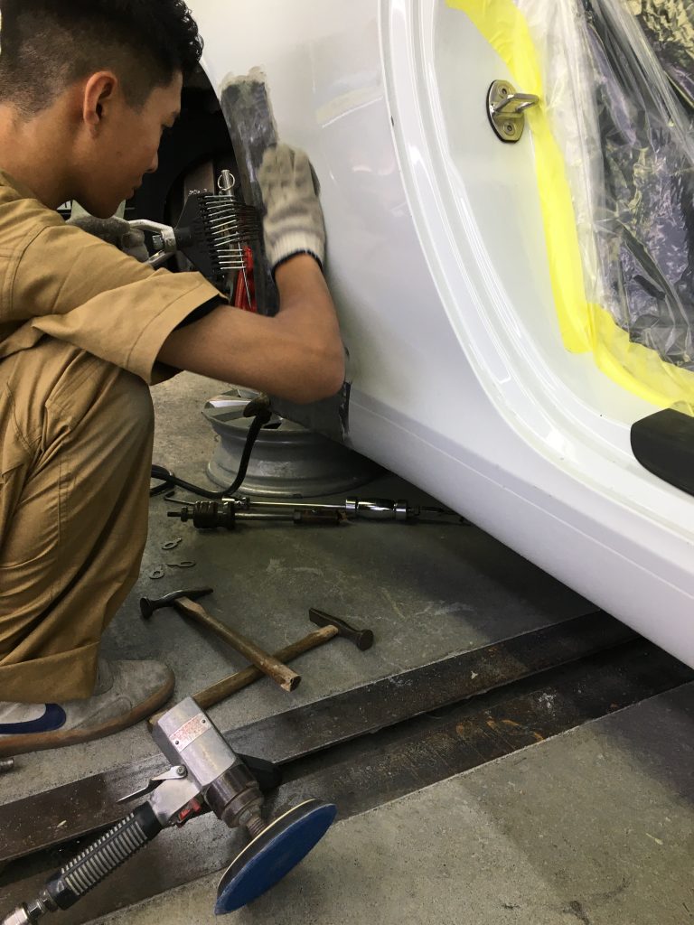 ポルシェ、911、フロントドア、クォーターパネル、ロッカーパネル、キズ、凹み、修理、交換、塗装、耐チップ塗装、