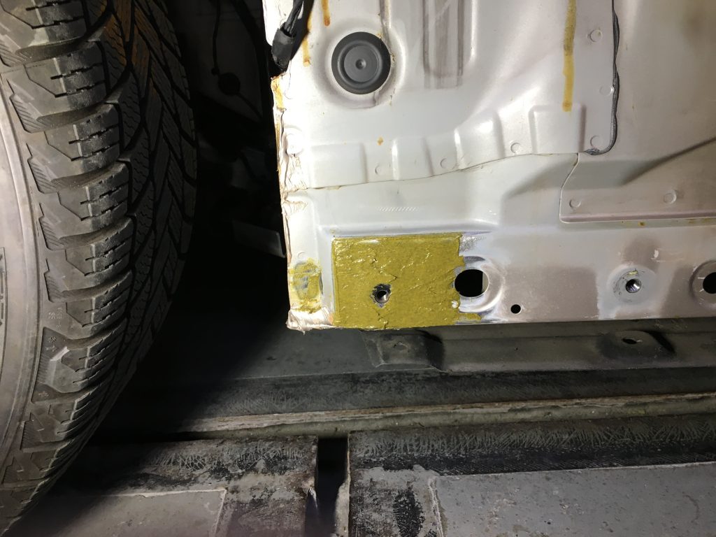 BMW、6シリーズ、F06、フロントバンパー、フロントフェンダー、リアドア、クォーターパネル、リアバンパー、キズ、凹み、変形、修理、交換、塗装