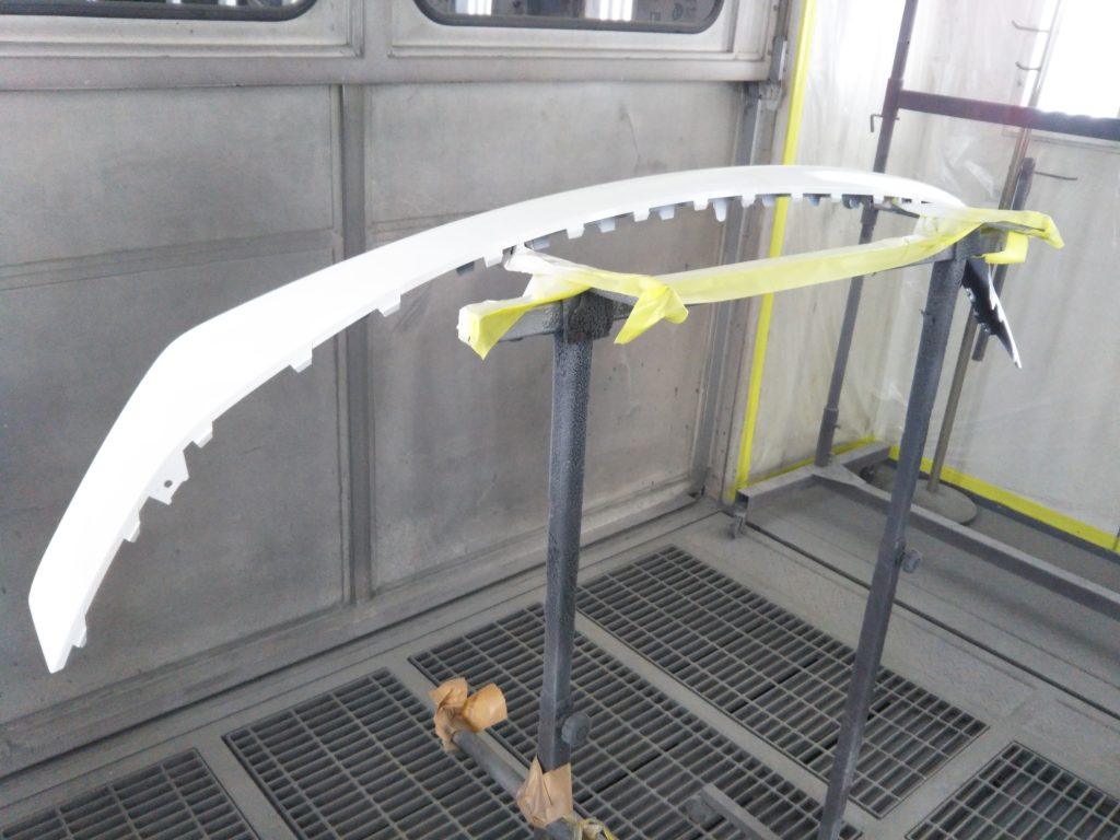 メルセデスベンツ、W243、EQA、フロントバンパー、ヘッドライト、レーダーセンサー、交換、脱着、点検、調整、塗装、