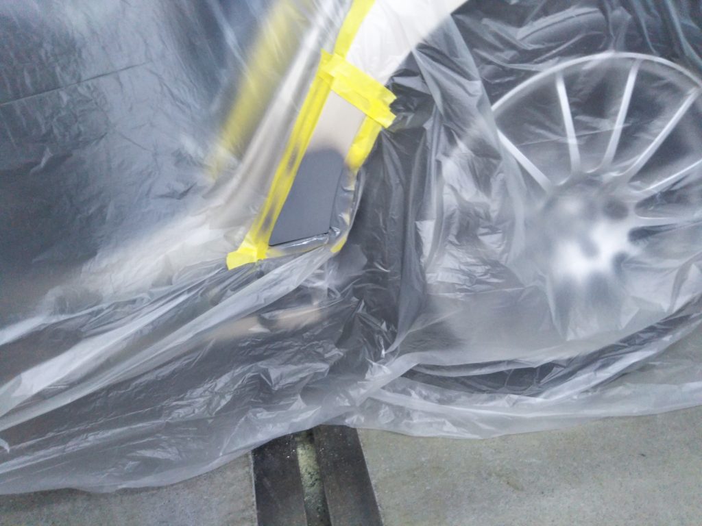 BMW、6シリーズ、F06、フロントバンパー、フロントフェンダー、リアドア、クォーターパネル、リアバンパー、キズ、凹み、変形、修理、交換、塗装