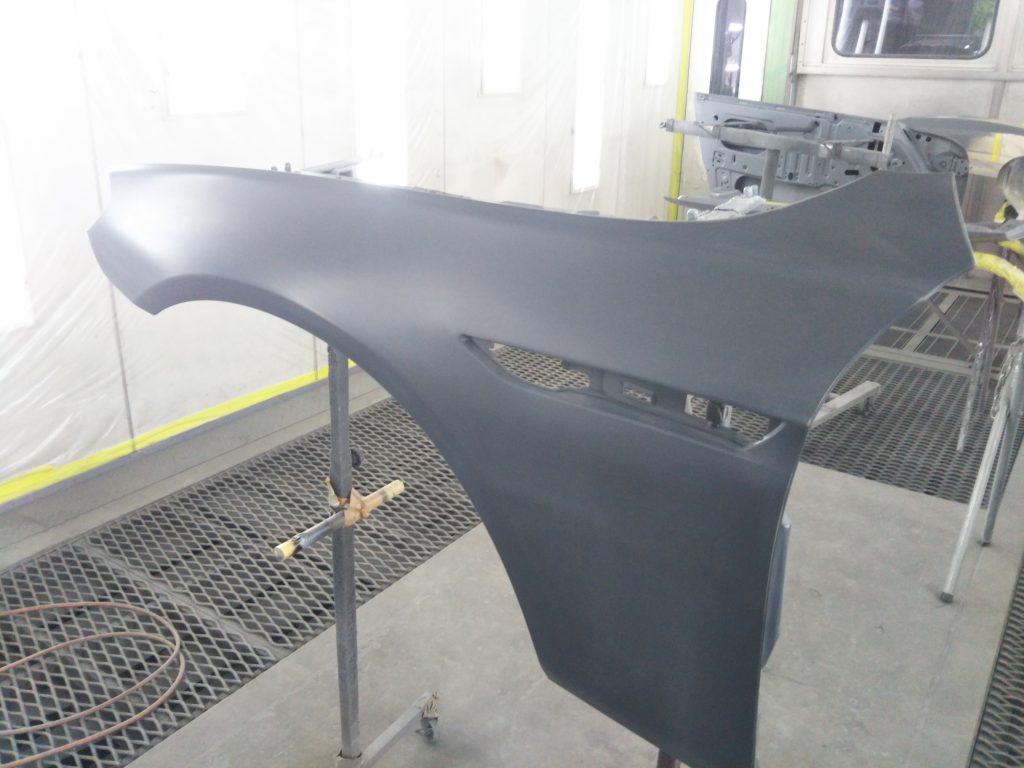 BMW、6シリーズ、F06、フロントバンパー、フロントフェンダー、リアドア、クォーターパネル、リアバンパー、キズ、凹み、変形、修理、交換、塗装