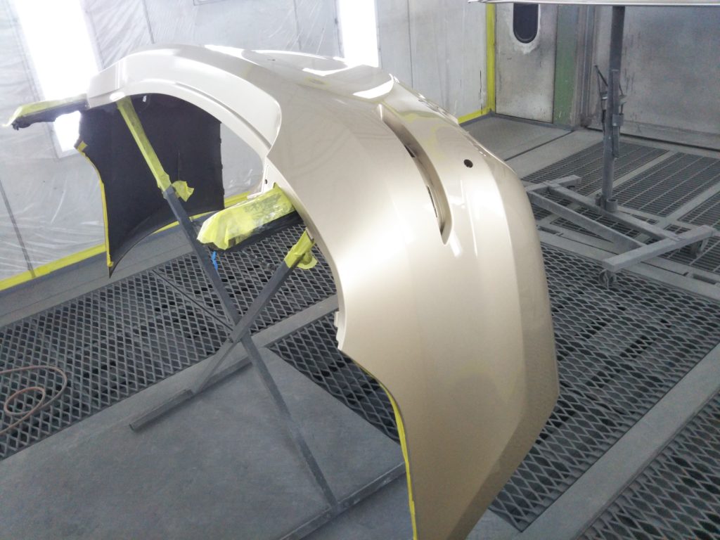 BMW、6シリーズ、F06、フロントバンパー、フロントフェンダー、リアドア、クォーターパネル、リアバンパー、キズ、凹み、変形、修理、交換、塗装