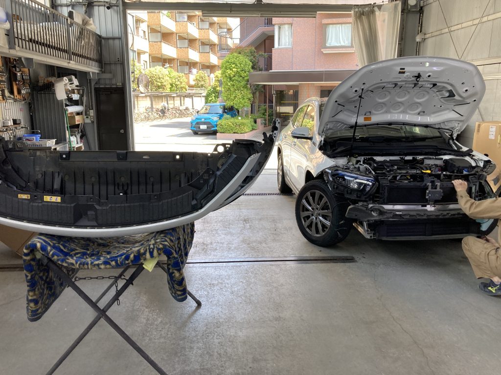 メルセデスベンツ、W243、EQA、フロントバンパー、ヘッドライト、レーダーセンサー、交換、脱着、点検、調整、塗装、