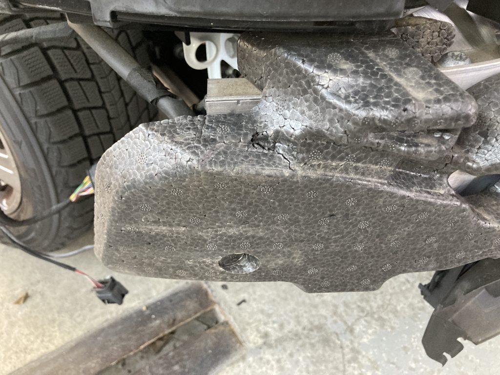 メルセデスベンツ、W243、EQA、フロントバンパー、ヘッドライト、レーダーセンサー、交換、脱着、点検、調整、塗装、