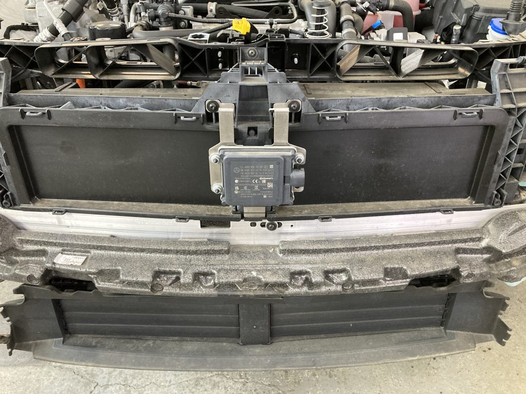 メルセデスベンツ、W243、EQA、フロントバンパー、ヘッドライト、レーダーセンサー、交換、脱着、点検、調整、塗装、