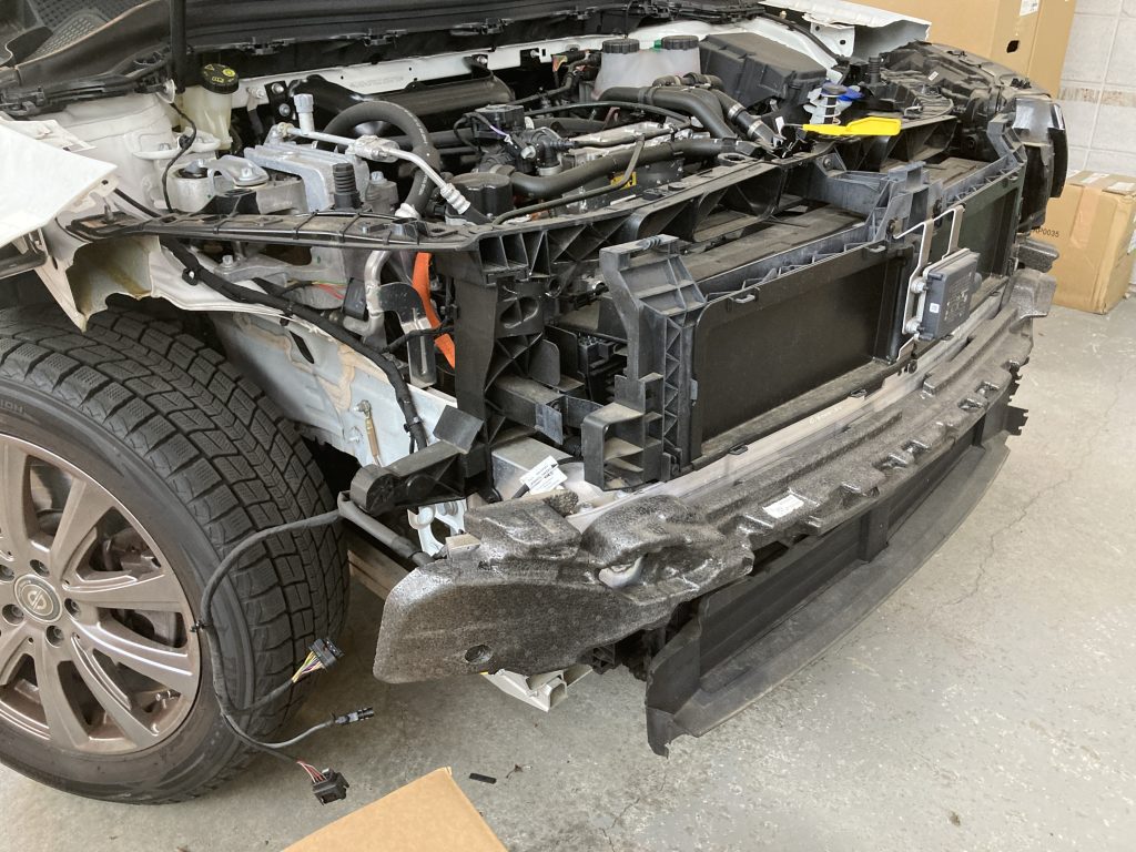 メルセデスベンツ、W243、EQA、フロントバンパー、ヘッドライト、レーダーセンサー、交換、脱着、点検、調整、塗装、