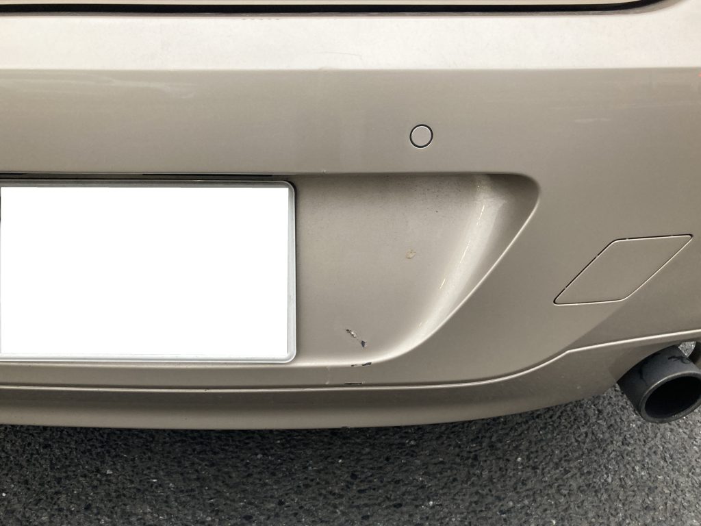 BMW、6シリーズ、F06、フロントバンパー、フロントフェンダー、リアドア、クォーターパネル、リアバンパー、キズ、凹み、変形、修理、交換、塗装