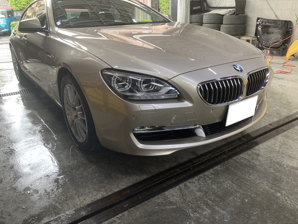 BMW、6シリーズ、F06、フロントバンパー、フロントフェンダー、リアドア、クォーターパネル、リアバンパー、キズ、凹み、変形、修理、交換、塗装