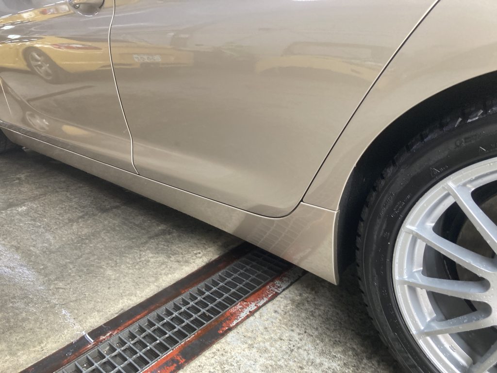 BMW、6シリーズ、F06、フロントバンパー、フロントフェンダー、リアドア、クォーターパネル、リアバンパー、キズ、凹み、変形、修理、交換、塗装