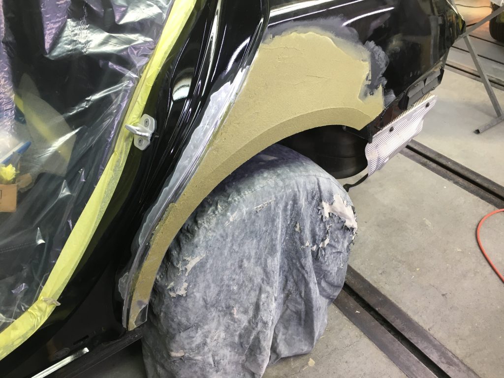 メルセデスベンツ、Cクラス、W205、リアドア、クォーターパネル、リアバンパー、キズ、凹み、修理、交換、塗装、