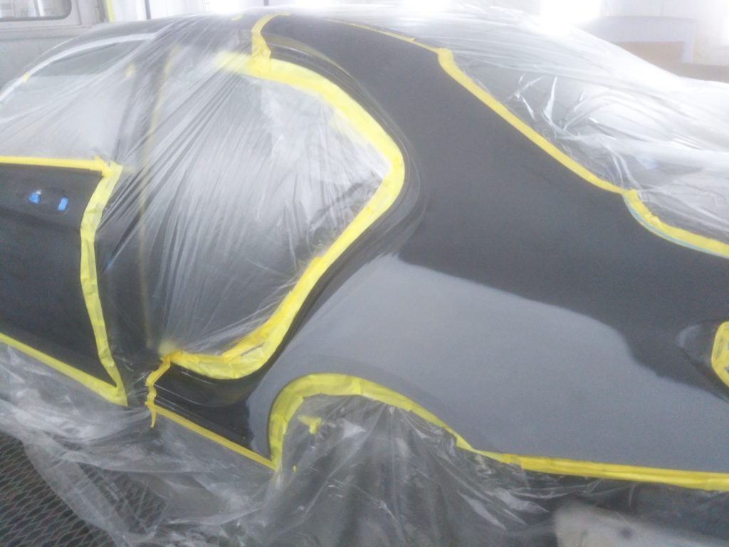 メルセデスベンツ、Cクラス、W205、リアドア、クォーターパネル、リアバンパー、キズ、凹み、修理、交換、塗装、