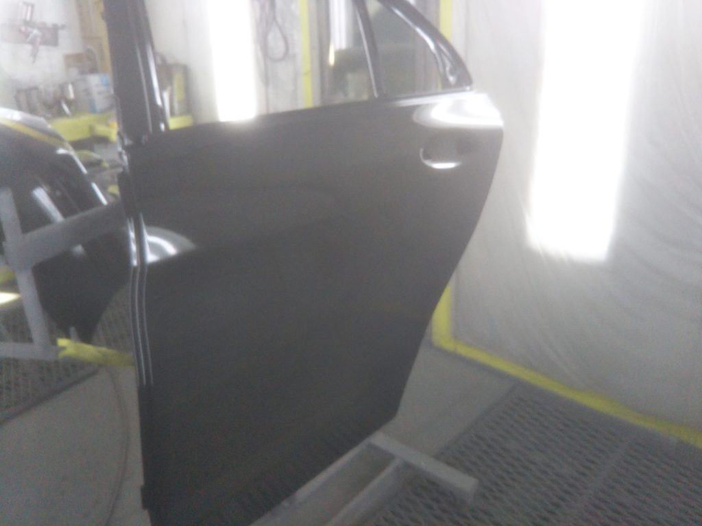 メルセデスベンツ、Cクラス、W205、リアドア、クォーターパネル、リアバンパー、キズ、凹み、修理、交換、塗装、