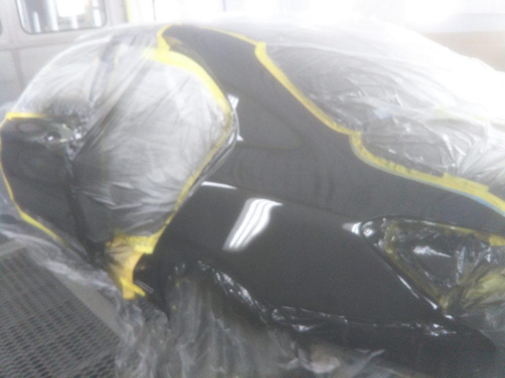 メルセデスベンツ、Cクラス、W205、リアドア、クォーターパネル、リアバンパー、キズ、凹み、修理、交換、塗装、