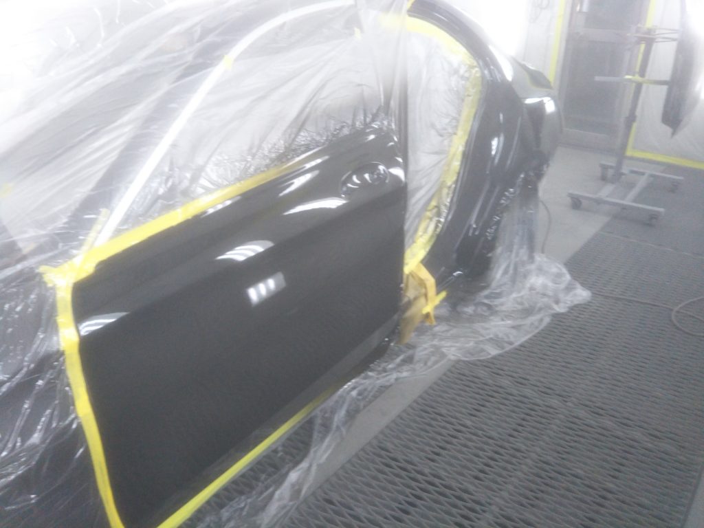 メルセデスベンツ、Cクラス、W205、リアドア、クォーターパネル、リアバンパー、キズ、凹み、修理、交換、塗装、