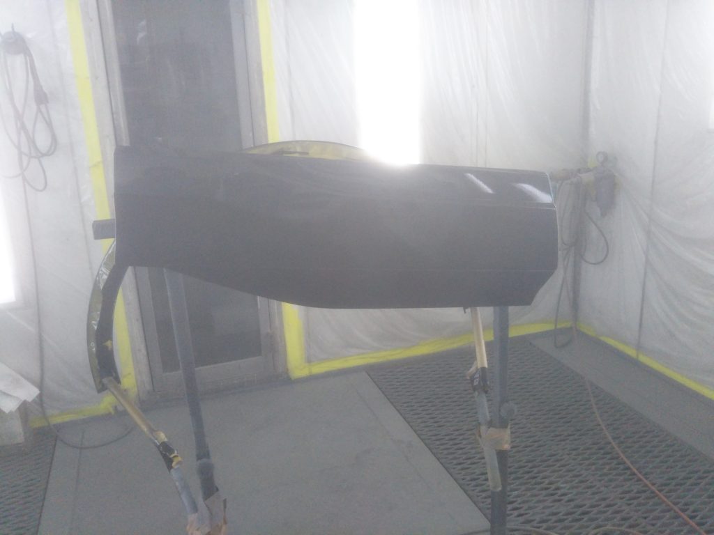 アウディ、Q4、リアドア、プロテクターモール、クォーターパネル、アーチモール、キズ、凹み、修理、交換、塗装、