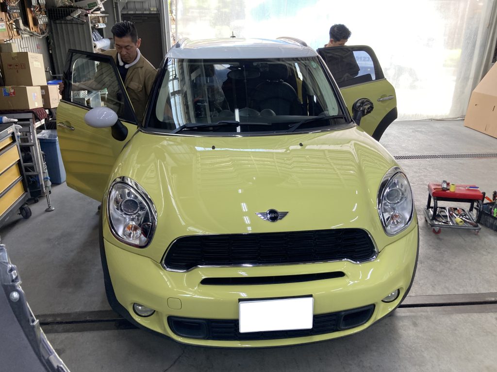 ミニ、リアドア、ドアハンドル、ルーフサイド、ミラーカバー、アルミホイール、キズ、凹み、修理、交換、塗装、