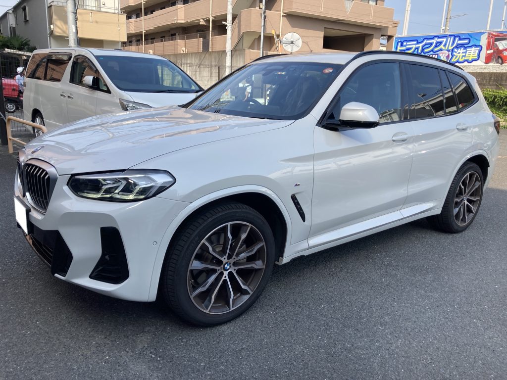BMW、X3、リアドア、クォーターパネル、アーチモール、キズ、凹み、修理、塗装、