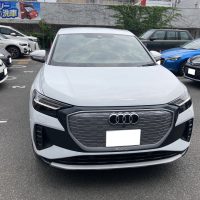 アウディ、Q4、リアドア、プロテクターモール、クォーターパネル、アーチモール、キズ、凹み、修理、交換、塗装、