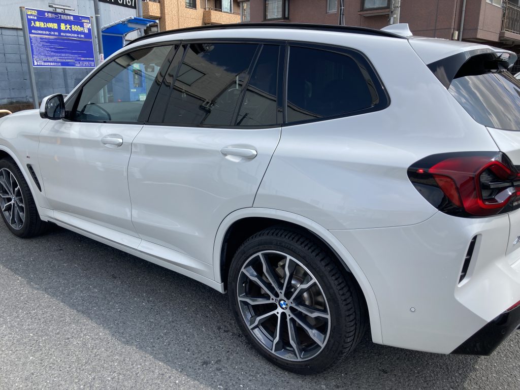 BMW、X3、リアドア、クォーターパネル、アーチモール、キズ、凹み、修理、塗装、