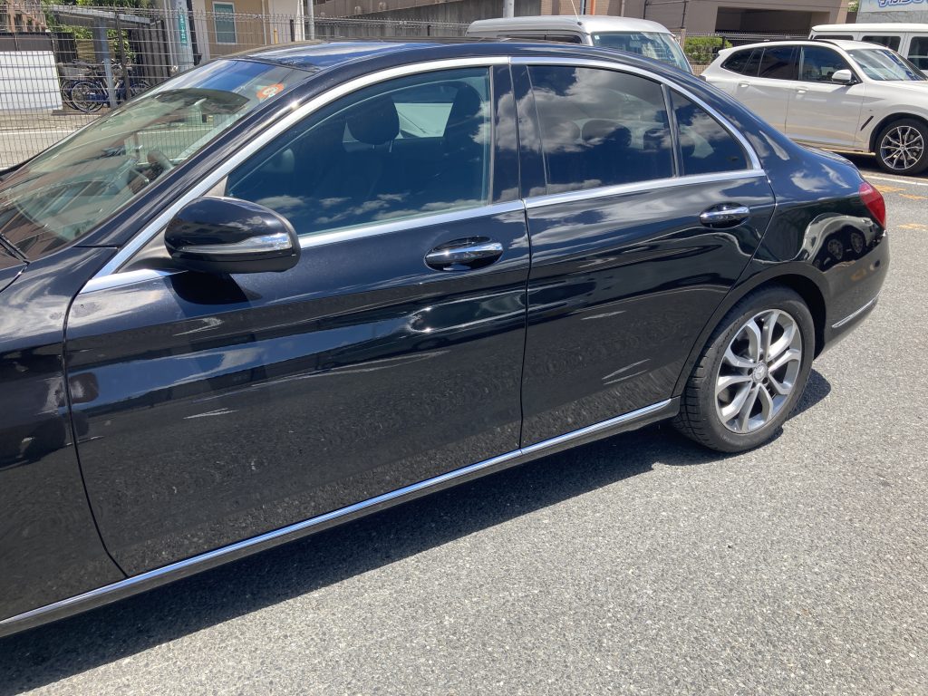 メルセデスベンツ、Cクラス、W205、リアドア、クォーターパネル、リアバンパー、キズ、凹み、修理、交換、塗装、