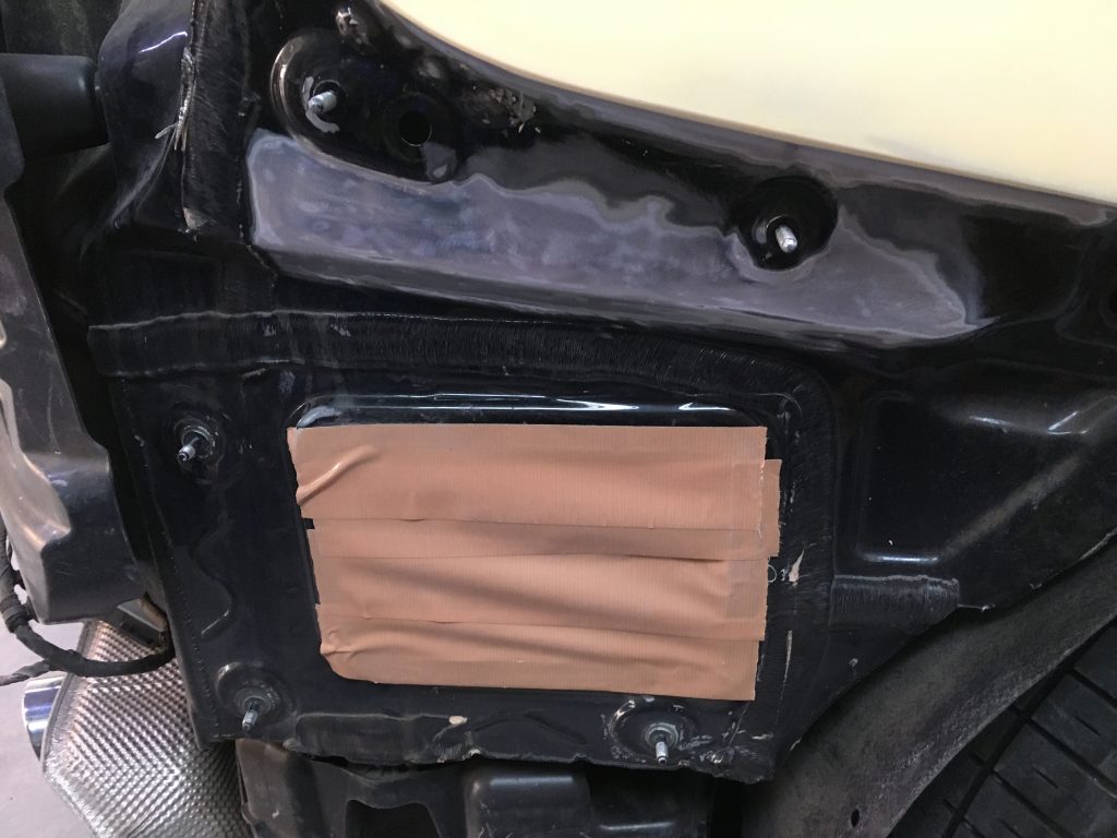 BMW、X3、クォーターパネル、テールランプ、リアバンパー、アーチモール、キズ、凹み、修理、交換、塗装、