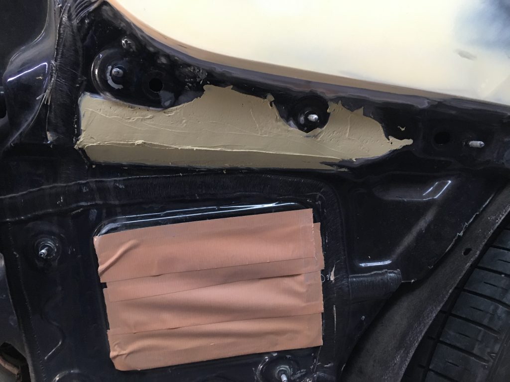 BMW、X3、クォーターパネル、テールランプ、リアバンパー、アーチモール、キズ、凹み、修理、交換、塗装、