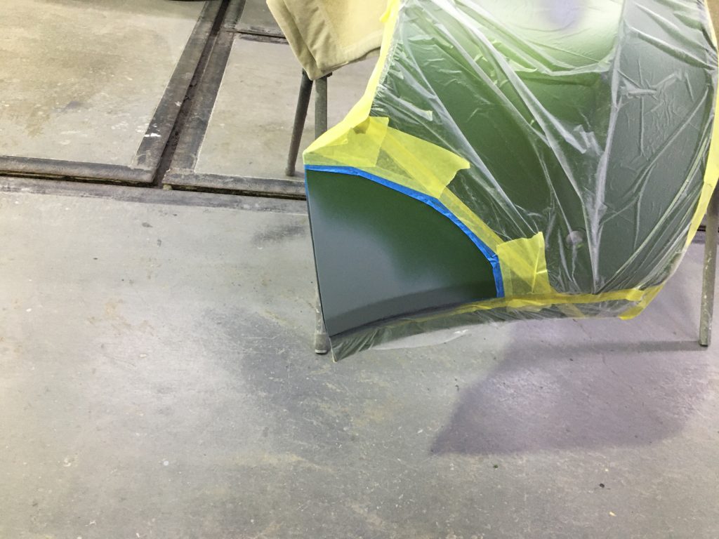 メルセデスベンツ、GLA、W156、フロントドア、クォーターパネル、リアバンパー、キズ、凹み、修理、デントリペア、