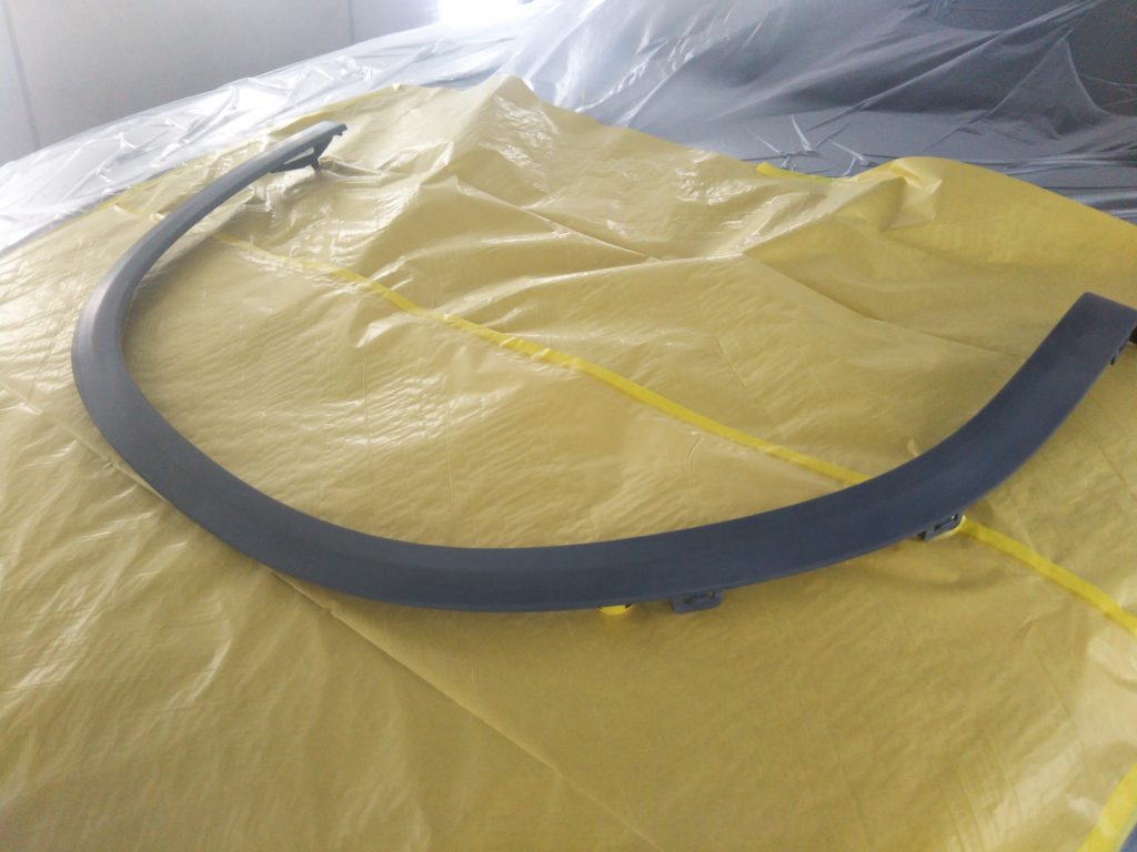 BMW、X3、クォーターパネル、テールランプ、リアバンパー、アーチモール、キズ、凹み、修理、交換、塗装、