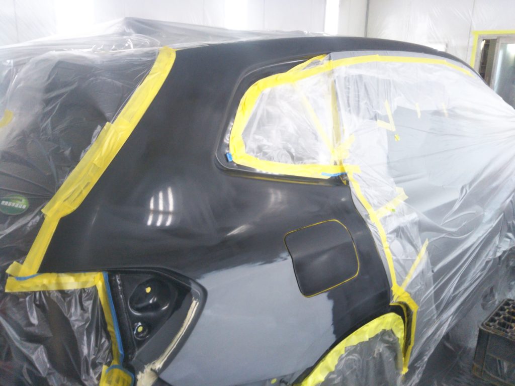 BMW、X3、クォーターパネル、テールランプ、リアバンパー、アーチモール、キズ、凹み、修理、交換、塗装、