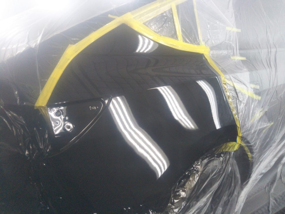 テスラ、モデルY、クォーターパネル、リアバンパー、アーチモール、キズ、凹み、修理、交換、塗装、